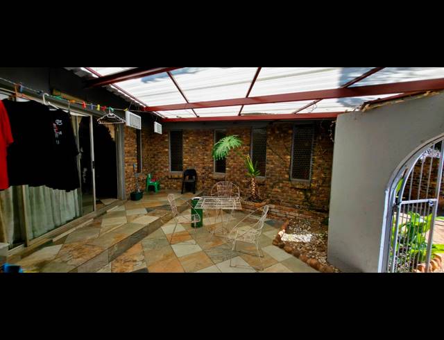 5 BEDROOM HOUSE TO LET IN DEL JUDOR EXT 4